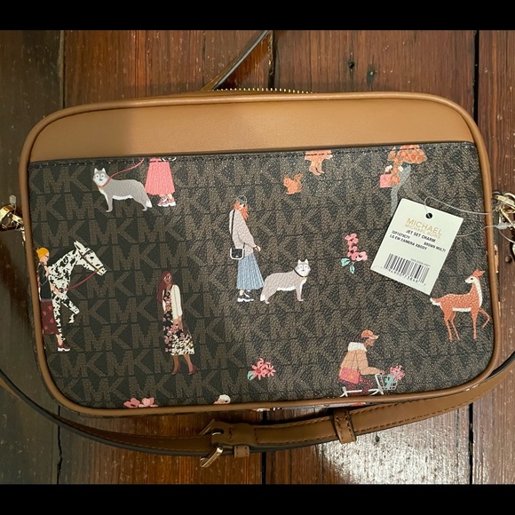 Michael Kors Signature Jet Set Charm Large East West Camera Crossbody. NWT - Picture 3 of 4